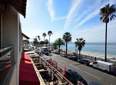 Le Panoramer Sea View Apartment